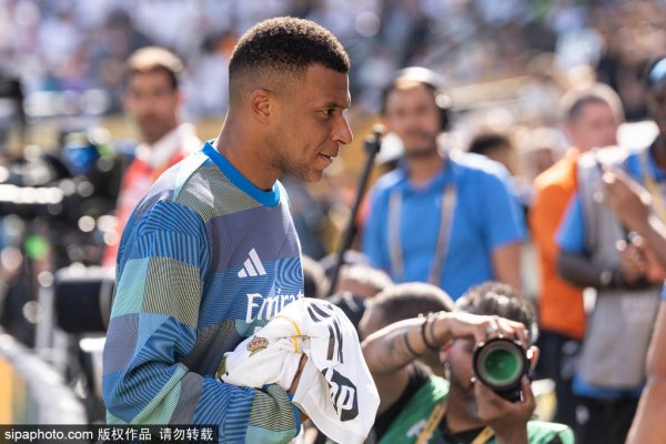Real Madrid phải đối mặt với n