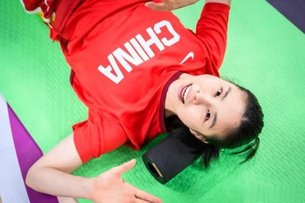 Đến điểm! Đội bóng rổ nữ Trung